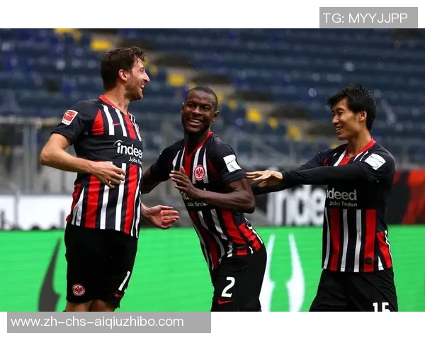 科隆重返德甲球迷齐聚球场欢庆盛况空前